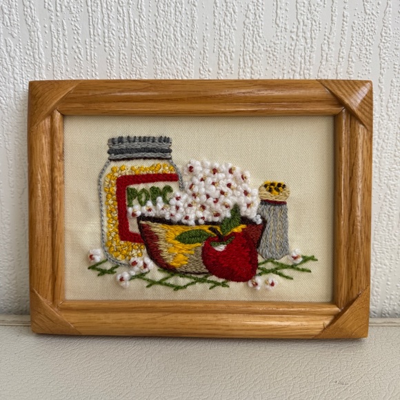 Vintage 70s Framed Crewel Art Set of 2 - Picture 5 of 13